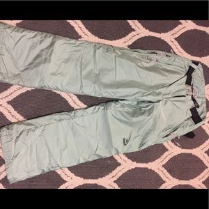 💙SKI PANTS!!! For ur next CO/UT trip!!